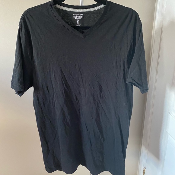 Old Navy Everyday Tee - Picture 1 of 7